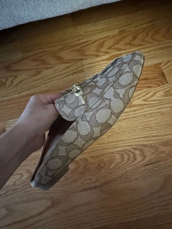 Coach Beige/Tan Signature Jacquard Slip-On Mules with Gold Hardware - Picture 5 of 5